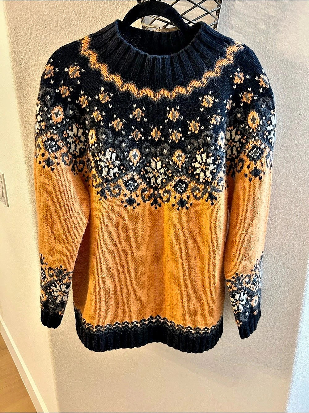 Women’s Icelandic Design Knit Sweater Geometric Wool/Angora Blend Sweater Size L
